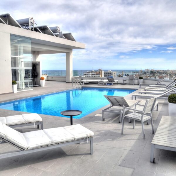 Comment sécuriser et valoriser durablement son espace piscine ?