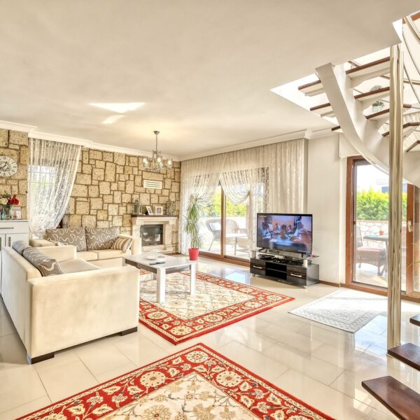 Aménagement_intérieur_:_quels_sont_les_avantages_d_un_revêtement_imitant_la_pierre_?